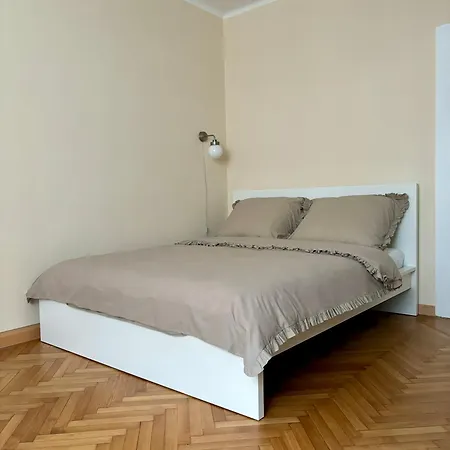 Slaska 33 *